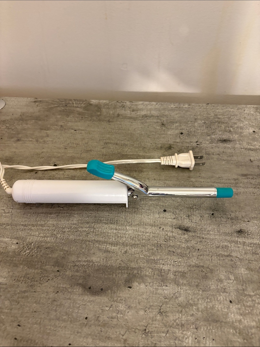 Vintage (working) Dazey Appliances By Helen Of Troy Curling Iron/Wand